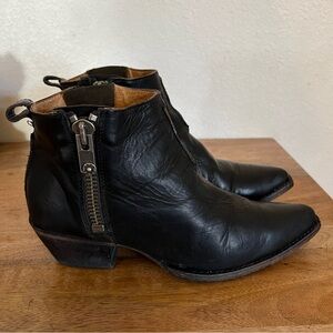 FRYE Sacha Side Zip Moto Leather Booties Size 9 B Price firm